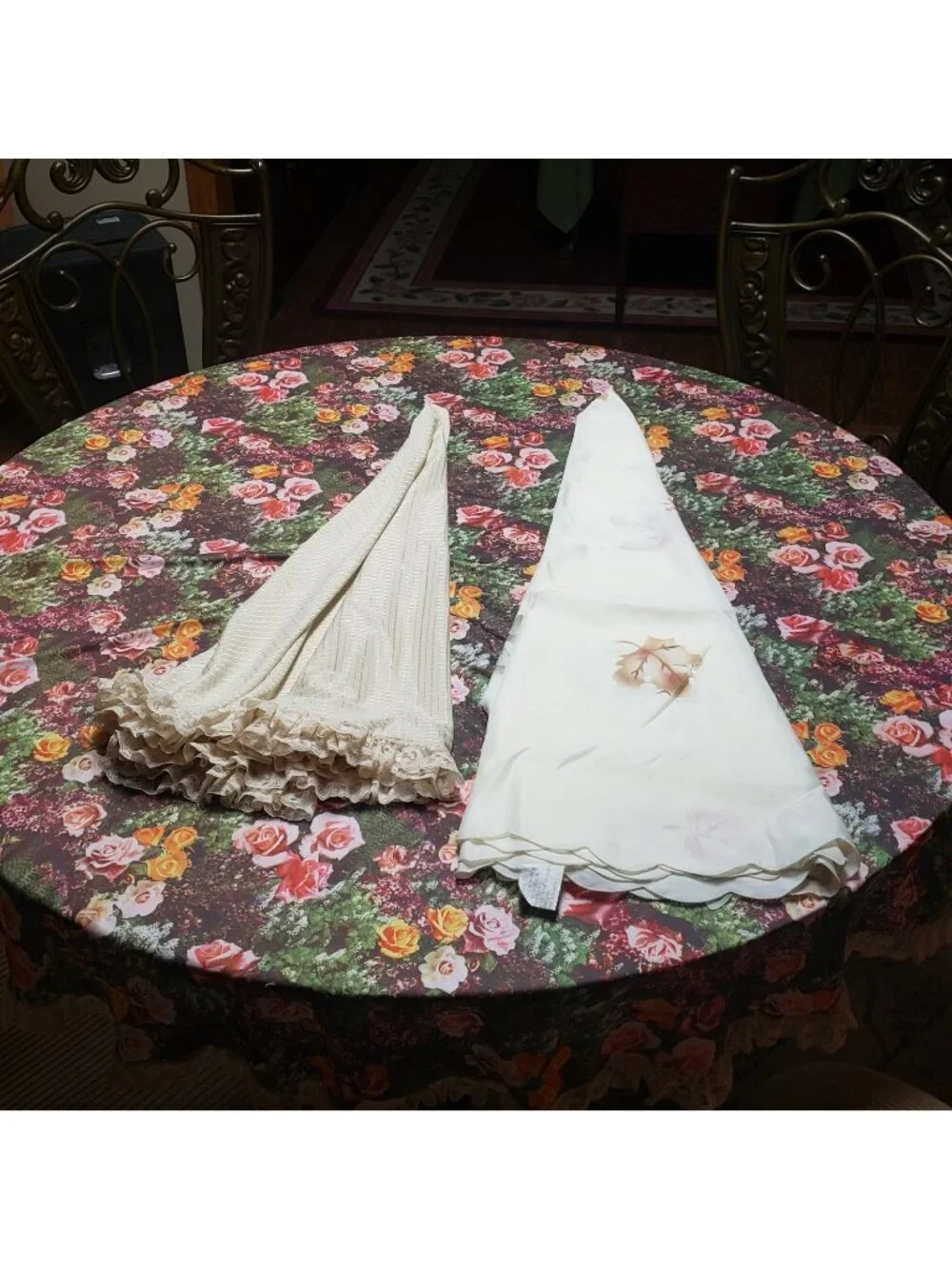 Set Of Three 3 Vintage Round Cloth Fabric Tablecloths Polyester